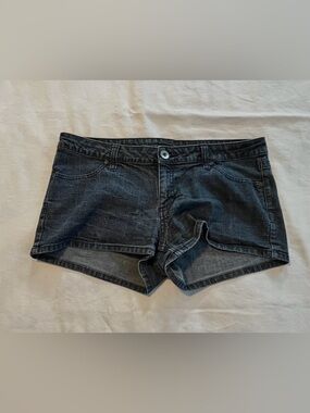 City Streets Dark Wash Low Rise Denim Jean Shorts SZ 11 Waist 34” Rise 8”  EUC